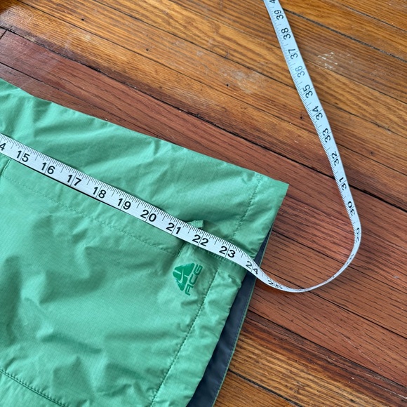 Nike ACG Rain Jacket - Picture 15 of 15